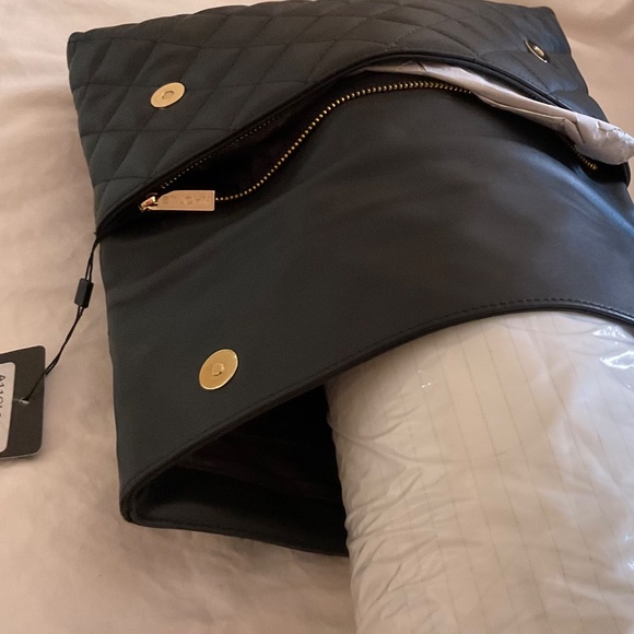 ST JOHN - Picture 3 of 4